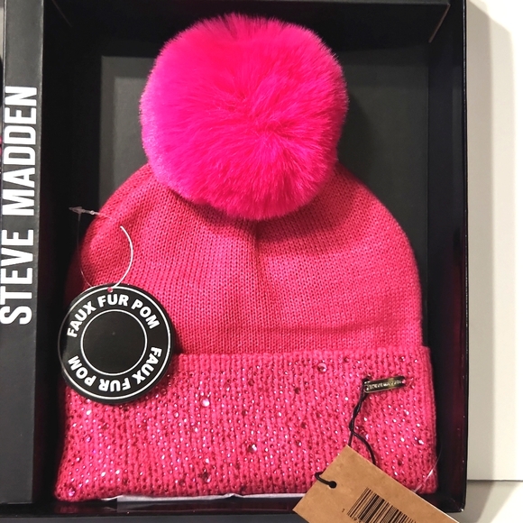 NWT! Steve Madden Phone Crossbody & Rhinestone Winter Hat 2 Pc Set Fushia Pink - Picture 2 of 10